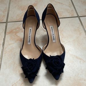 MUST GO BY WEDNESDAY SALE Manolo Blahnik Navy Heels